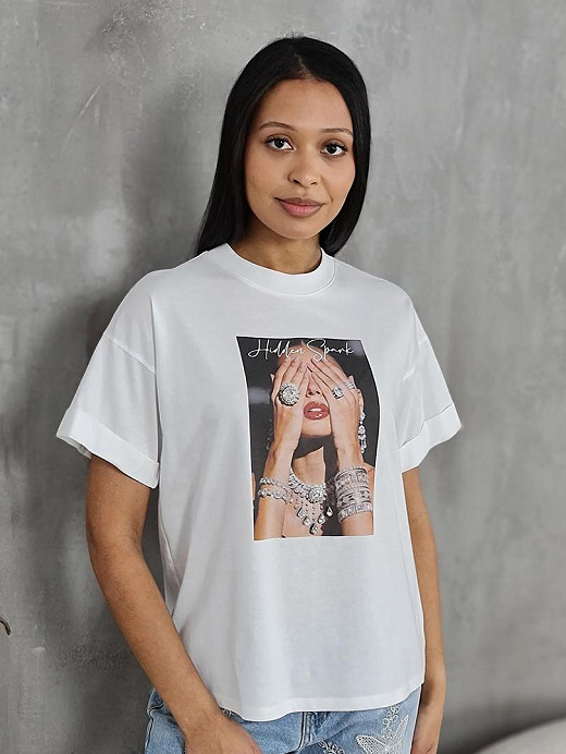 Футболка Imperial с принтом "девушка с закрытыми глазами" белая 