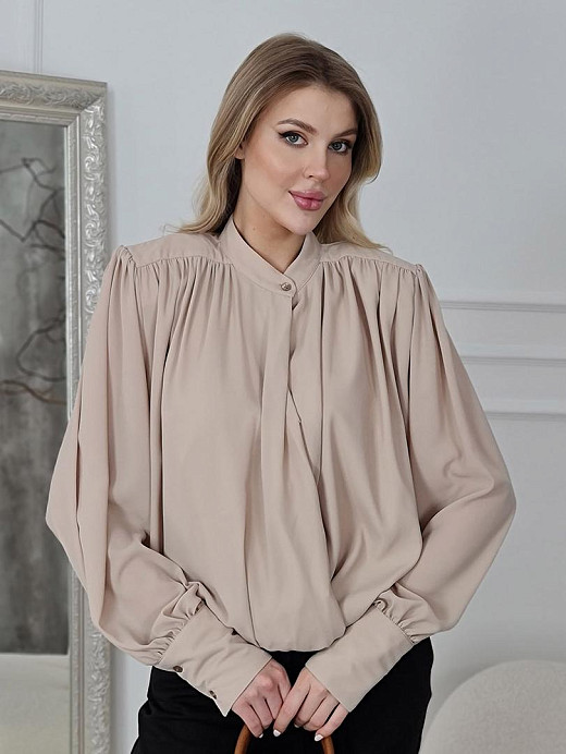Блузка Imperial со сборками бежевая 