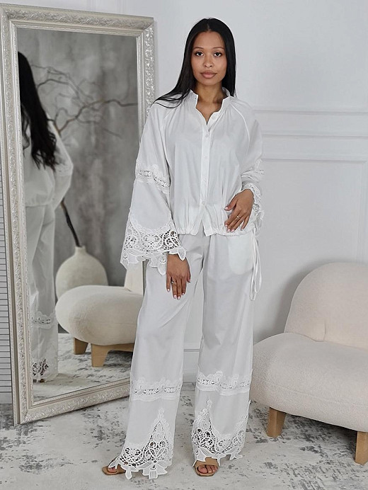 Костюм Mitica&co блузка и брюки с вышивкой белый 