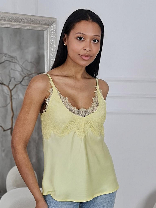 Топ на бретелях CLOTHÉ с кружевом на груди желтый 
