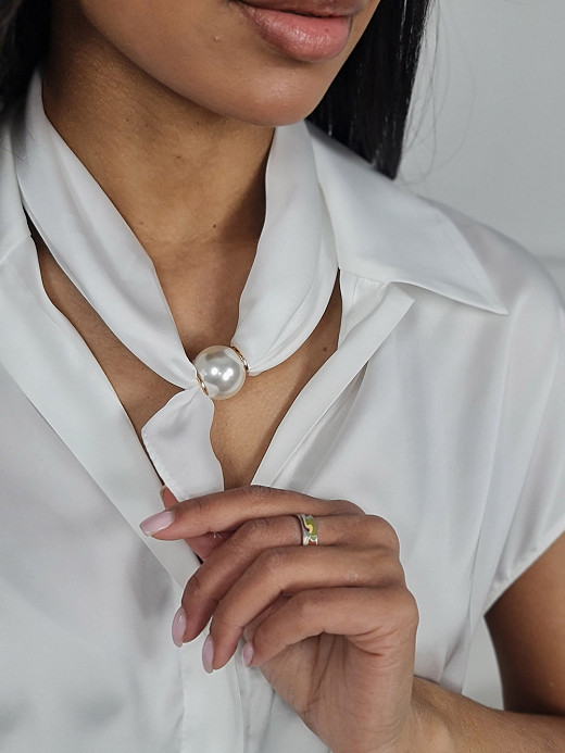 Украшение-аксессуар на шею с жемчужинкой белое 