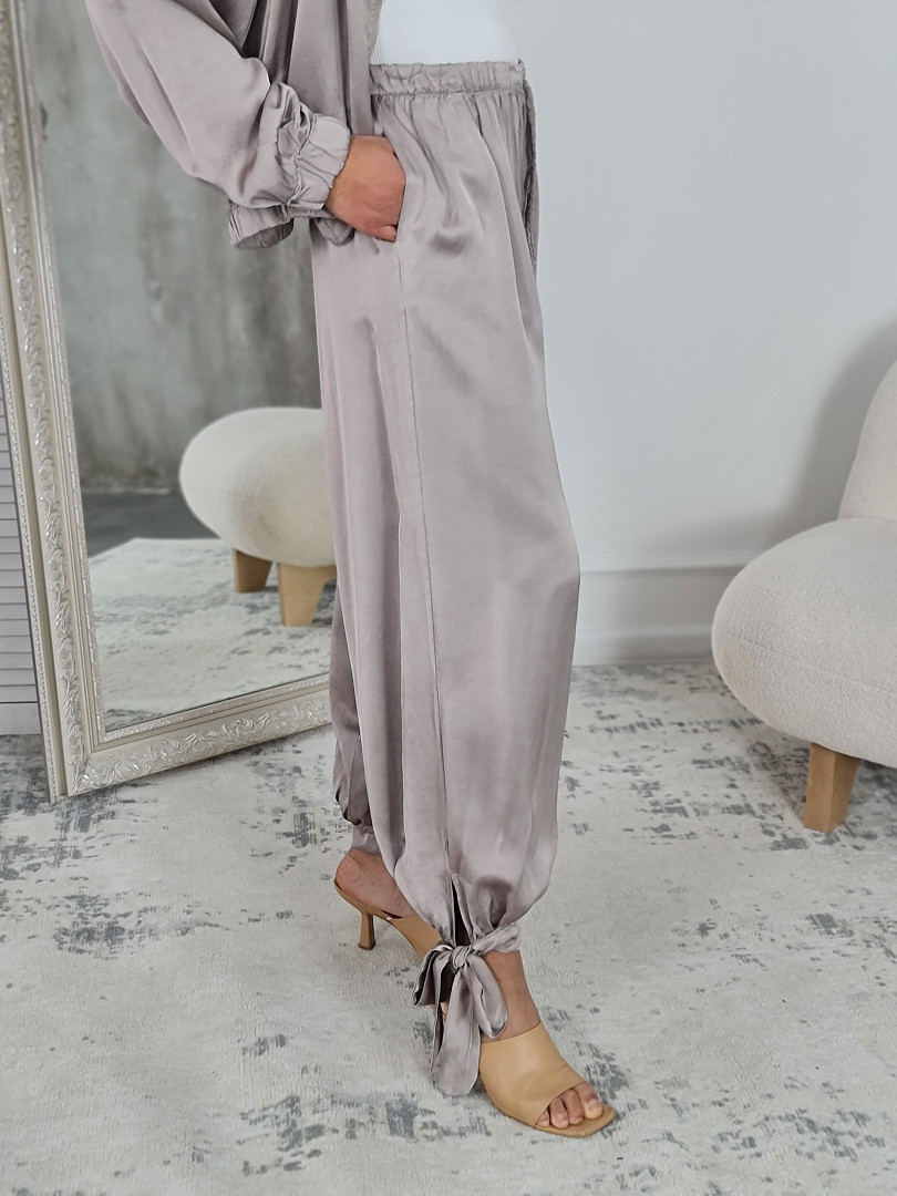 Костюм New Collection атласный бомбер и брюки тауп, фотография №2