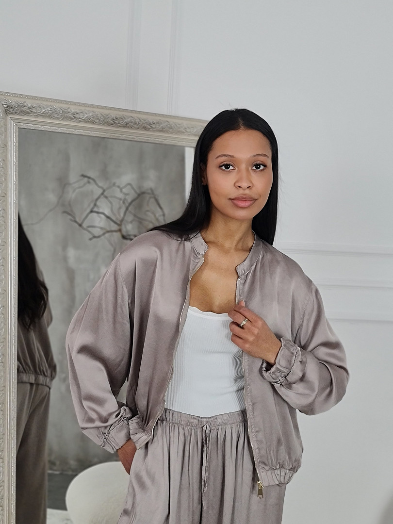 Костюм New Collection атласный бомбер и брюки тауп, фотография №3