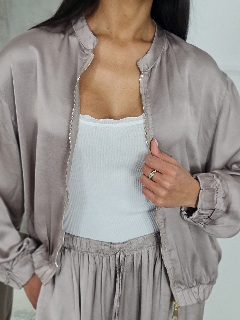 Костюм New Collection атласный бомбер и брюки тауп, фотография №4