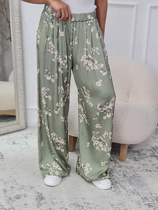 Брюки CLOTHÉ с цветочным принтом атласные оливковые