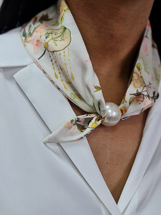 Украшение-аксессуар на шею с жемчужинкой молочное 