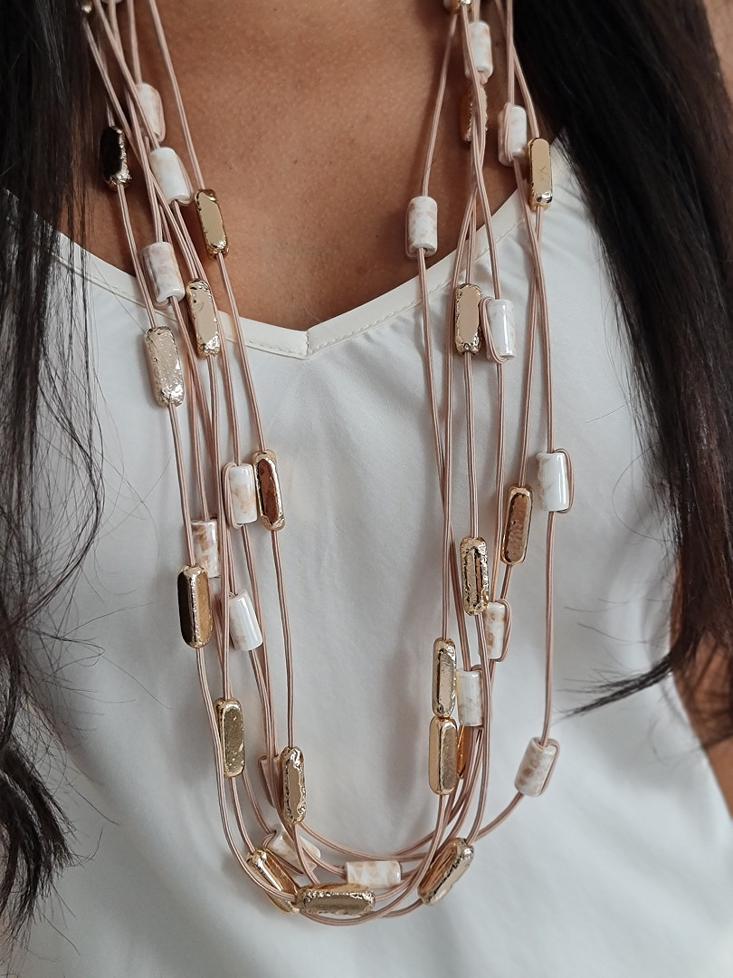 Ожерелье Fashion Jewelry многослойное с золтыми вставками бежевое , фотография №2