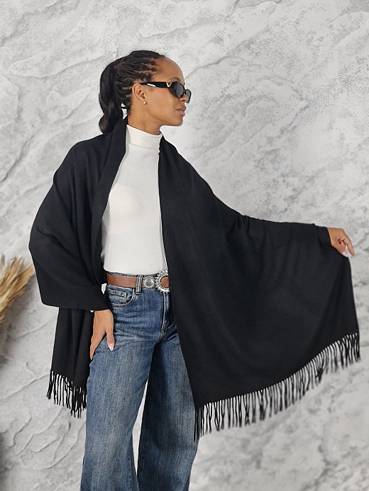 Палантин Vane.dy с бахрамой черный