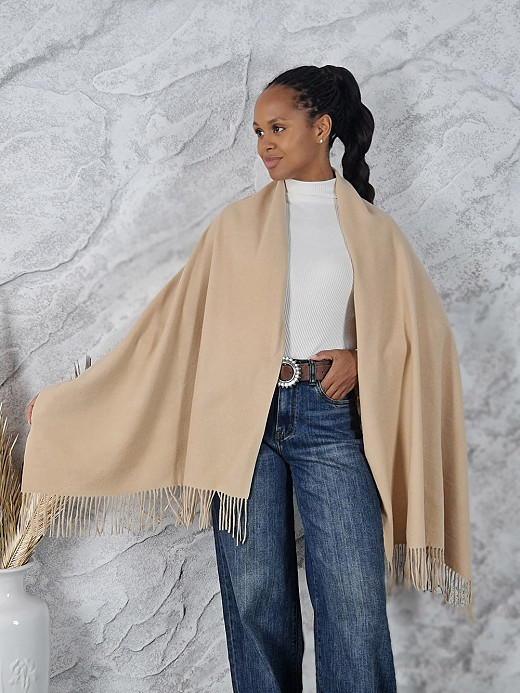 Палантин Vane.dy с бахрамой песочный