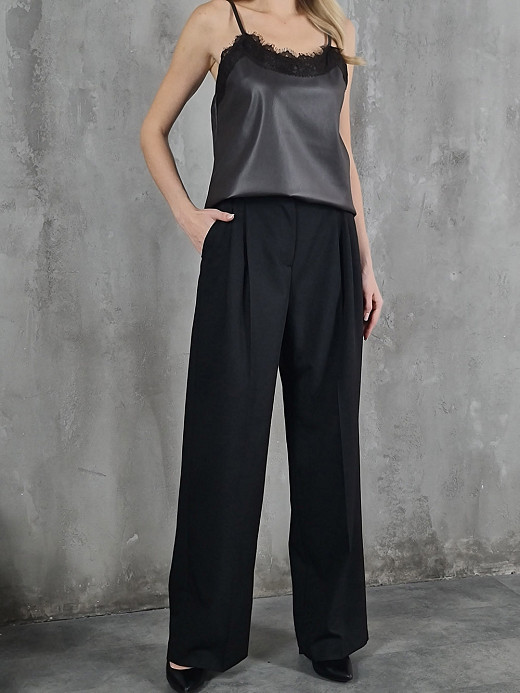 Брюки Imperial с защипами пуговица черные