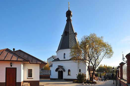 Храм в честь  праведной блаженной Матроны Московской подворья Покровского ставропигиального женского монастыря