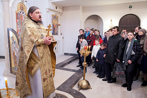 В Патриаршем центре духовного развития детей и молодежи при Даниловом монастыре состоялась молодежная Литургия