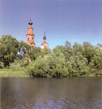 Храм в честь Живоначальной Троицы с. Полянка, подворье Введенского Кизического мужского монастыря