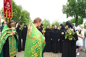 В Аносином монастыре в день престольного праздника в честь Святой Троицы совершили Литургию