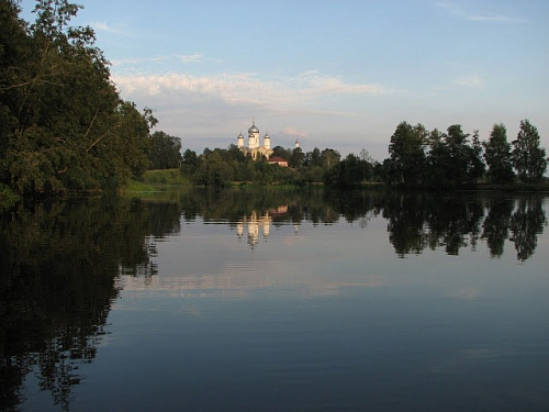 Воскресенско-Феодоровский мужской монастырь в с. Сергеево