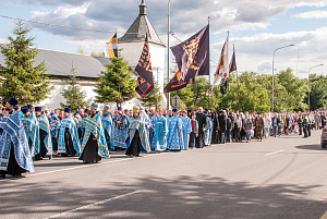 Из Свято-Боголюбского Алексиевского монастыря г. Владимира в Свято-Боголюбский монастырь прошел крестный ход с иконой Богоматери Боголюбской