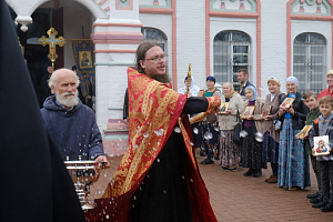 В Свято-Троицком Александро-Невском монастыре в с. Акатове отметили престольный праздник