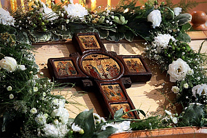 «...Преклонимся пред крестом в умилении сердец и в сокрушении духа...»