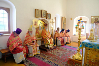 Митрополит Тихон отслужил Литургию в Свято-Покровском женском монастыре