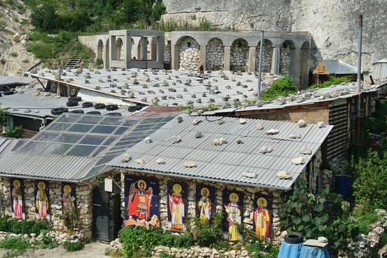 Скит Анастасии Узорешительницы Успенского Бахчисарайского мужского монастыря