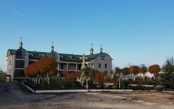 Свято-Троицкий женский монастырь с. Глинжены   Бельцко-Фалештской епархии