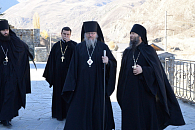 Епископ Владикавказский Герасим посетил Аланский Свято-Успенский монастырь и совершил Литургию в обители 