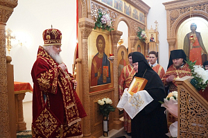 Митрополит Арсений отслужил Литургию в Аносином монастыре в день его престольного праздника