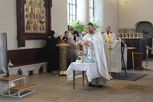 В Марфо-Мариинской обители в Крещенский сочельник совершили Литургию