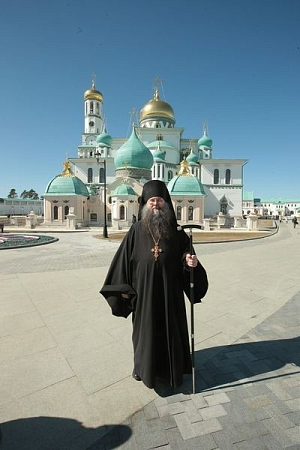 Патриарх Кирилл поздравил наместника Воскресенского Ново-Иерусалимского монастыря архимандрита Феофилакта (Безукладникова) с 35-летием иерейской хиротонии и 15-летием назначения на должность наместника