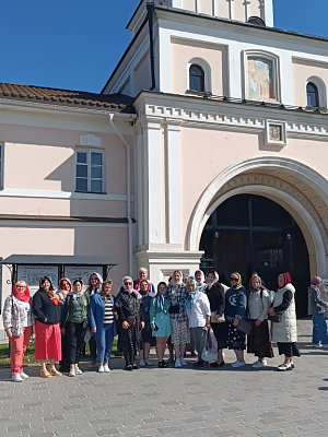 Свенский мужской монастырь организовал благотворительную паломническую поездку для родственников участников СВО в Оптину пустынь