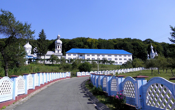 Свято-Рождества-Богородичный женский монастырь Хустской епархии