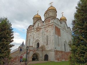 Южную стену Можайского Ферапонтова Лужецкого монастыря планируют отреставрировать
