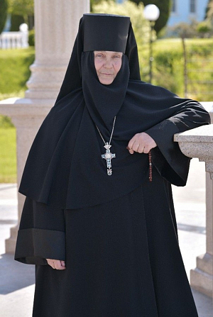 Жить одной духовной семьей