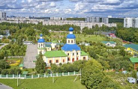 Храм святых первоверховных апостолов Петра и Павла в Ясенево подворья Оптиной пустыни