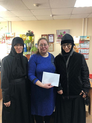 В рамках благотворительной акции «Плакучая ива» Троице-Одигитриевский ставропигиальный монастырь провел очередную раздачу собранных средств 