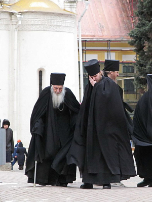 Архимандрит Виталий и его келейник о. Памфил после Братского молебна. Фото сделано за три месяца до кончины батюшки