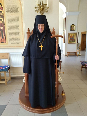 Летняя пора, летняя страда – столько людей предлагает сестрам помощь!