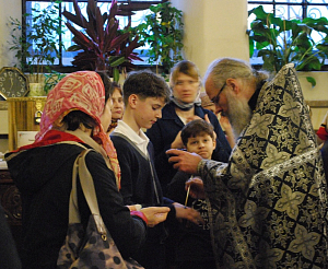 В Марфо-Мариинской обители состоялись Таинство елеосвящения  и встреча прихожан с епископом Пантелеимоном