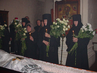 Отпевание протоиерея Бориса. Перед выносом из храма для погребения