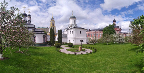 Храмы обители, усыпальница и монастырский сад. Богородице-Рождественский монастырь