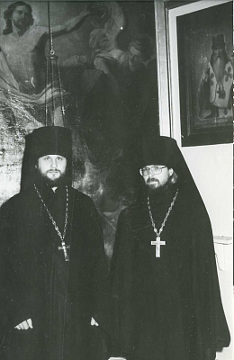 Иеромонах Ионафан (Елецких), преподаватель церковного пения в Ленинградской духовной академии, и иеромонах Алексий (Макринов), преподаватель церковно-славянского языка