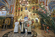 В праздник Светлого Христова Воскресения в Воскресенском Новодевичьем монастыре Санкт-Петербурга встретили престольный праздник