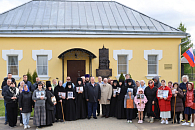В Троице-Одигитриевском монастыре Зосимова пустынь состоялось торжественное открытие памятной информационной доски, посвященной военному госпиталю
