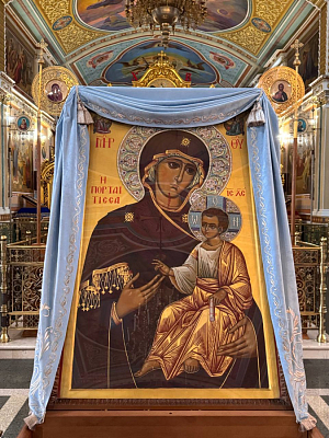 В пределах Донецкой епархии начался крестный ход с главной святыней Иверского женского монастыря