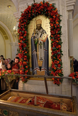 Мощи священномученика Илариона (Троицкого) в Сретенском монастыре в Москве