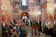 В праздник Смоленской иконы Божией Матери председатель Синодального отдела по монастырям и монашеству совершил Литургию в Новодевичьем монастыре Москвы