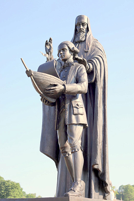 Памятник двум святым Феодорам Ушаковым, 2017 г., скульптор А. В. Клыков