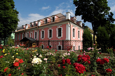 Восстановленный сестринский корпус