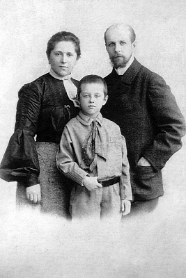 Василий Николаевич, Ольга Ивановна и Николай Муравьёвы