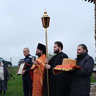 На подворье Новоспасского монастыря в Сумарокове отметили престольный праздник деревянного храма в честь иконы Божией Матери «Неувядаемый цвет»